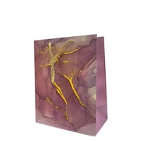 درزن كيس هدايا وسط