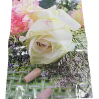 كيس هدايا وسط