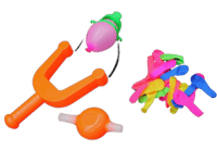 نبيلة مع بالون كيس