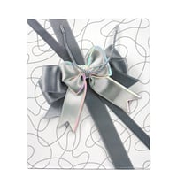 كيس هدايا وسط