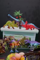 صندوق ديناصورات