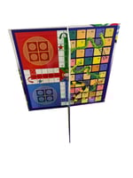 لعبة لودو والحنش صغير