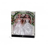 طقم عروسة بفساتين بيضاء