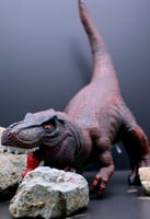 درزن مجسم ديناصور