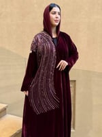 عبايه شتويه مخمل شك لون عنابي