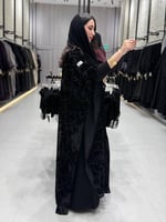 عبايه شتويه استرتش قماش كريب ملكي مع مخمل مشجر