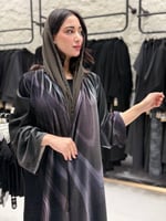 عبايه شتويه مخمل طباعه نص كلوش