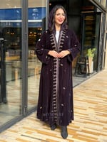 عبايه قماش مخمل مطرز لون موف كلوش