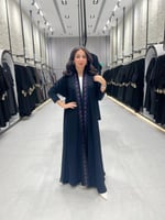 عبايه قماش كتان كم استرتش مع تطريز موف