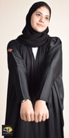 عبايه نص بشت حرير لون اسود دون لمعة