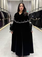 عبايه شتويه شال قماش مخمل مع شك فضي