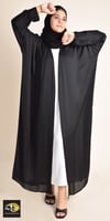 عبايه نص بشت حرير لون اسود دون لمعة