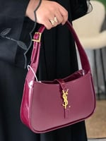 شنطة سان لوران شامل الملحقات