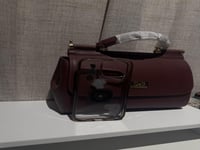 شنطة دولتشي اند غابانا شامل الملحقات كبير