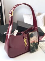 شنطة سان لوران شامل الملحقات