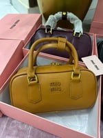 شنطة ميو ميو