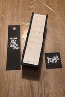 لعبة مكعبات "جينغا" (Jenga)