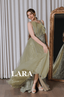 فستان سهرة مطرز بالخرز بفتحه ساق وذيل جانبي