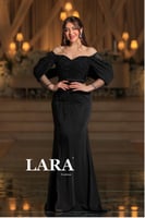 فستان أسود أنيق يخطف الأنظار، يتميز بقصة أوف شولدر...