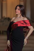 فستان أنيق وفخم بتصميم ملكي يجمع بين الرقي والجرأة...