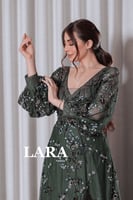 فستان سهرة فخم بتطريز ورود من الترتر