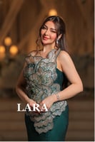 فستان سهرة فاخر بتصميم مميز يجمع بين الأناقة والفخ...