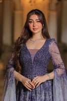 فستان سهرة ملكي مستوحى من سحر الطبيعة موف، بتطريز...