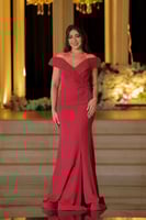 فستان فوشي ناعم تطريز على الصدر والخصر