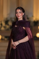 فستان سهرة ملكي بلون بنفسجي داكن بتطريز فاخر مع كا...