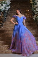 فستان فاخر بتدرجات الأزرق والبنفسجي، تصميم أنيق بأ...