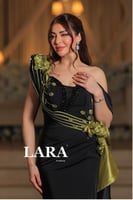 فستان سهرة أسود فاخر بتصميم غير متماثل يبرز جمال ا...