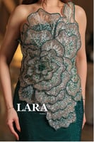 فستان سهرة فاخر بتصميم مميز يجمع بين الأناقة والفخ...