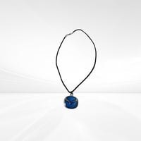 تعليقة طويلة لون أزرق شعار مازدا