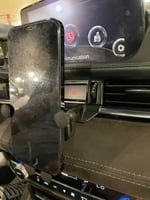 قاعدة جوال على ديكور السيارة