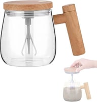 كوب زجاجي مع غطاء خفق