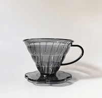 قمع اكريليك اسود 02