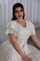 فستان ميدي مطرز ومزين بطبقات الصدر باللؤلؤ