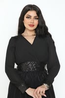 فستان سهرة مزين بالريش