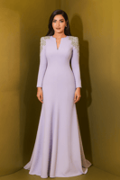 فستان طويل راقي مزين الكريستال واللؤلؤ