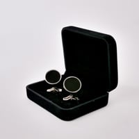 كبك ثوب فضي وأسود دائري