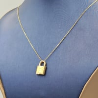 18K Necklace with lock pendant