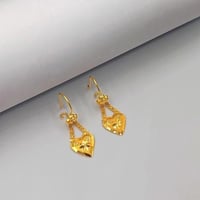 حلق متدلي من الذهب عيار 22