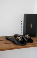 صندل نسائي كلاسيكي - Chanel