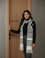 شال نسائي شتوي انيق ذو نمط زخرفي