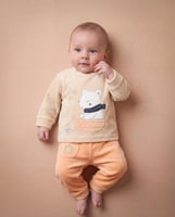 بيجامة بيبي اولادي قطيفة مطرزة دبدوب صياد في زورق