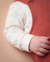 افارول بيبي ميلتون مطرز سلحفاء علي السلم + كنزة مي...