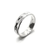 دبلة رجالية فضة عيار 925 نقشة هندسية فاخرة