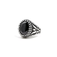 خاتم فضة رجالي 925 بزركون أسود منقوش – هيبوالرجيني...
