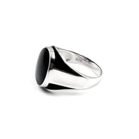 خاتم رجالي فضة 925 عصري بواجهة سوداء – أناقة يومية...