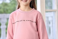 بلوفر بناتي وردي بكتابة في الصدر 3033